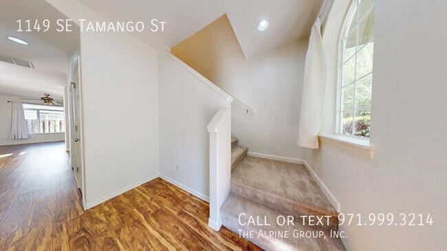Building Photo - 1149 SE Tamango St