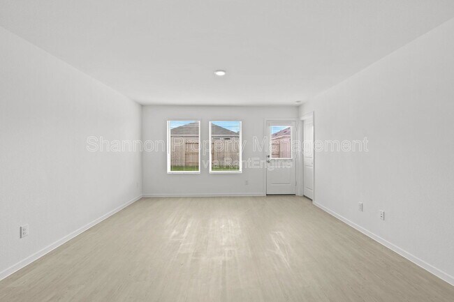 Building Photo - 214 Forest W St