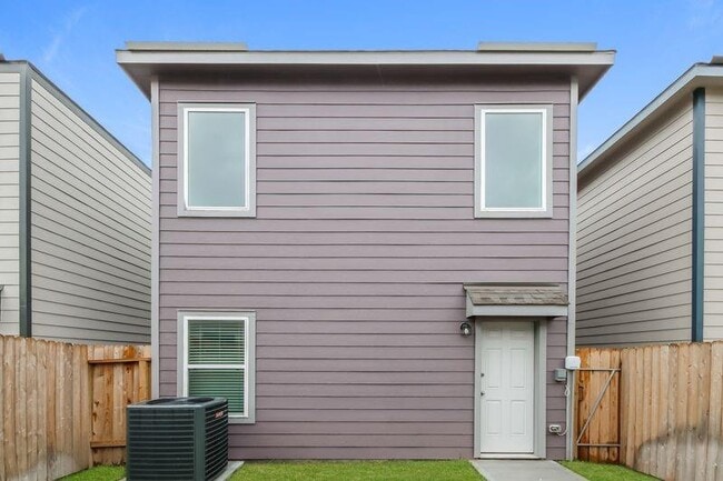 Building Photo - 15325 Estrella Rd E
