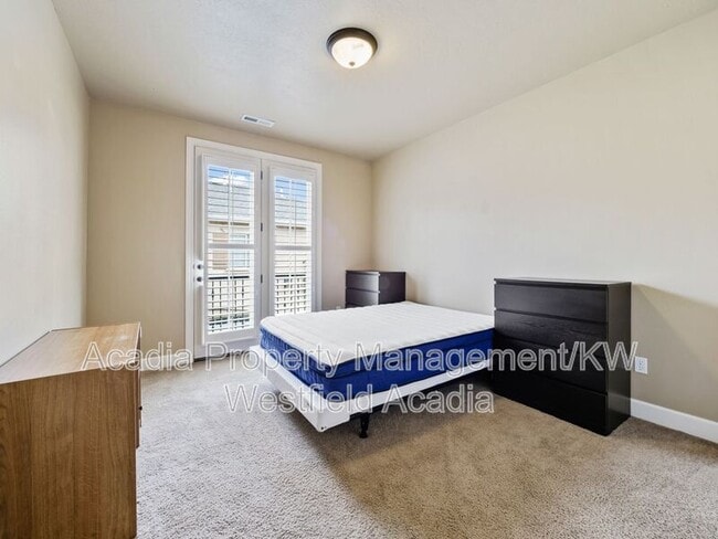 Building Photo - 912 N 980 W