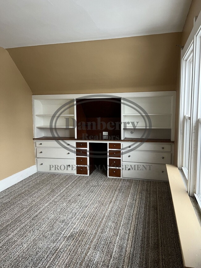 Building Photo - 2416 Lawton Ave