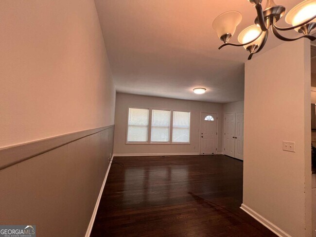 Building Photo - 1947 Kenwood Pl SE