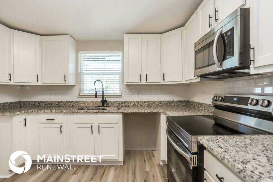 Building Photo - 311 E Baffin Dr