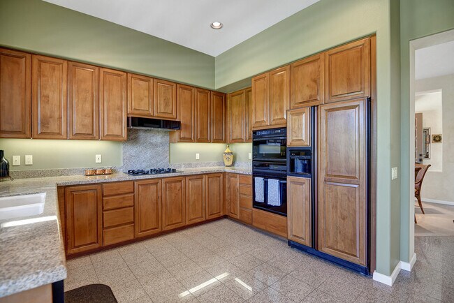 Building Photo - 383 Desert Holly Dr