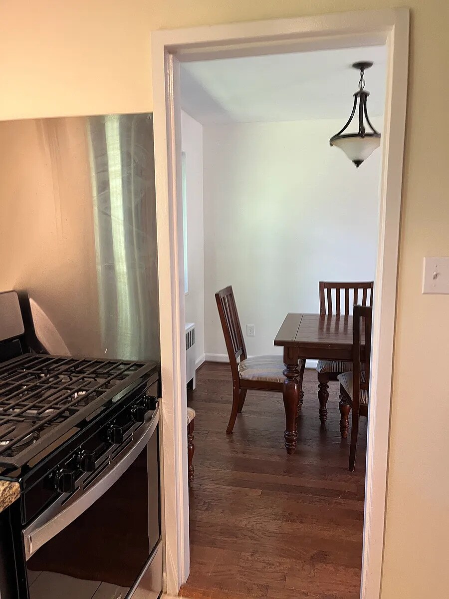 Building Photo - 10307 Montrose Ave