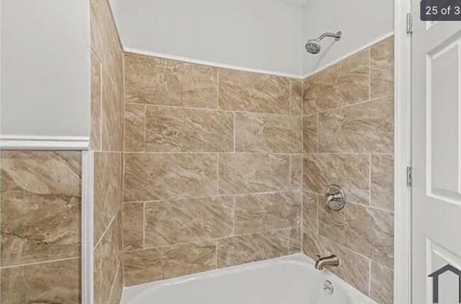 Building Photo - Modern 6-Bedroom Home in North Philadelphia