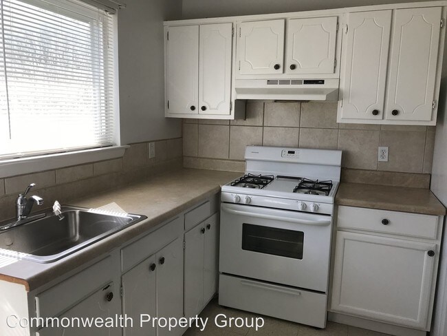 Building Photo - 2 br, 1 bath Apartment - 8 Pollux Circle East