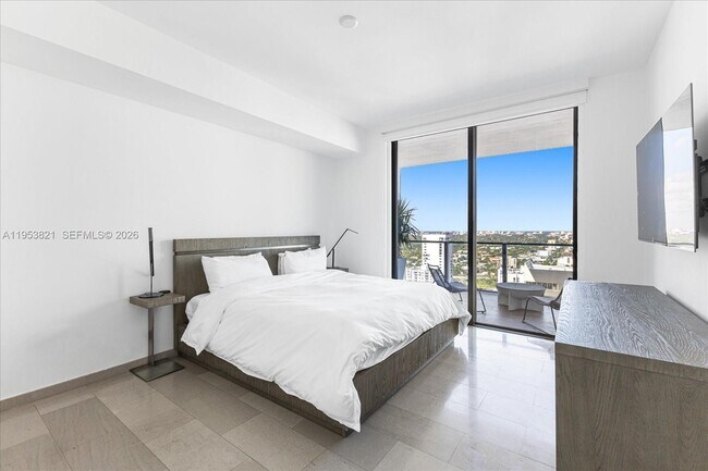 Building Photo - 88 SW 7th St