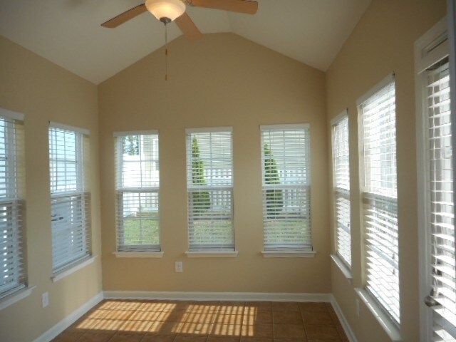 Building Photo - 5279 Crosswinds Rd