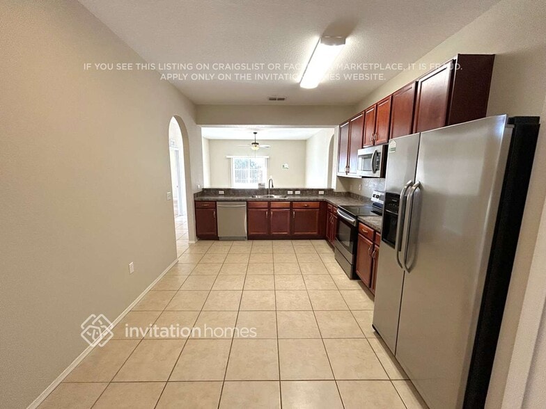 Building Photo - 6530 Evergreen Park Dr