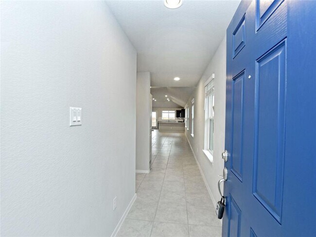 Building Photo - 210 Trailside Ln