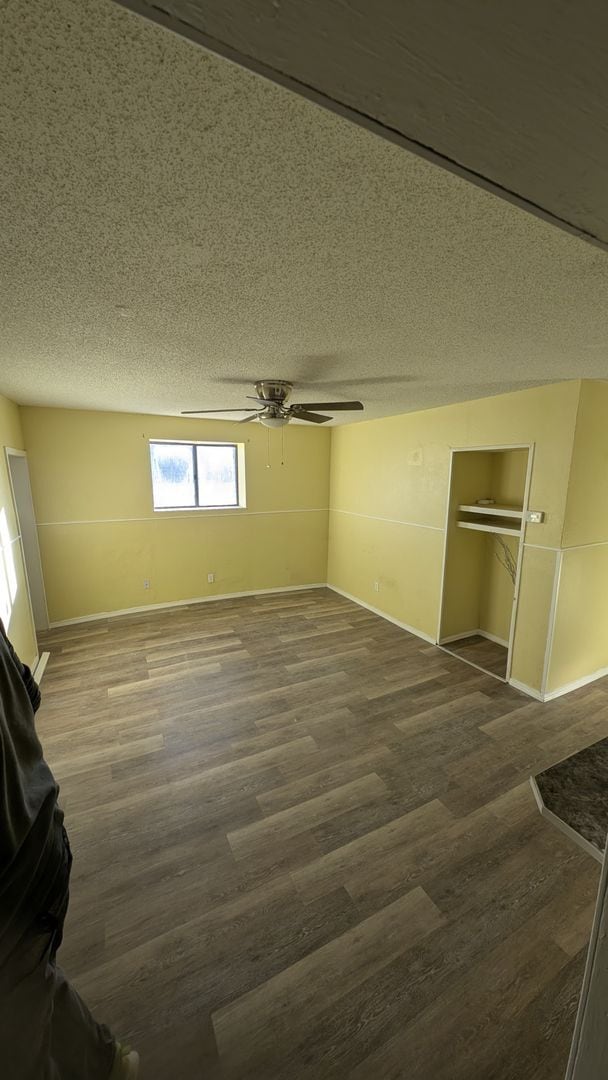 Building Photo - 3 bed 2 bath Renovated Rent Home