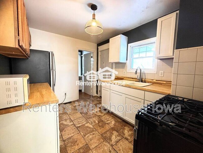 Building Photo - 1171 21st St