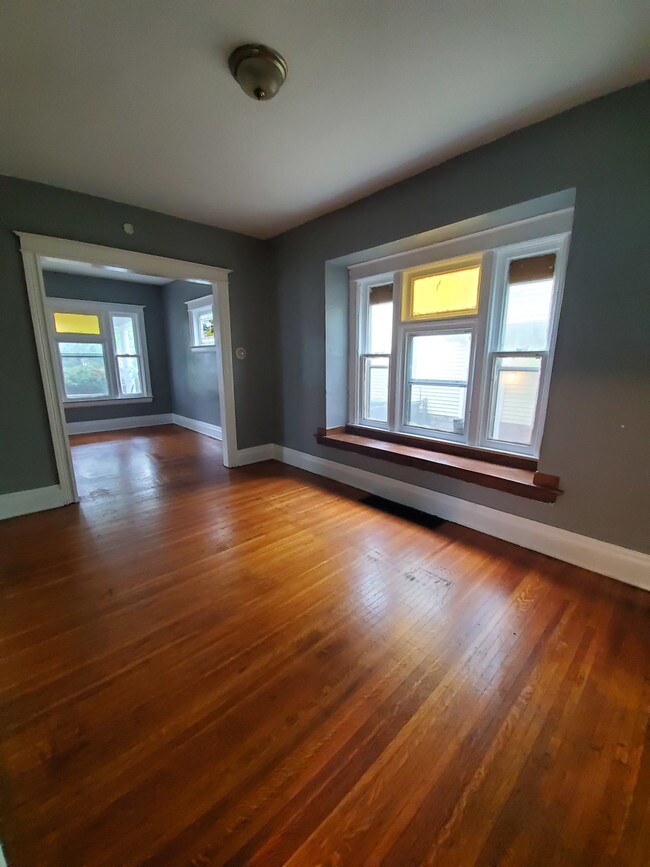 Building Photo - 95 Rosewood Terrace