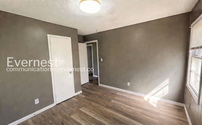 Building Photo - 1816 Doman Cir