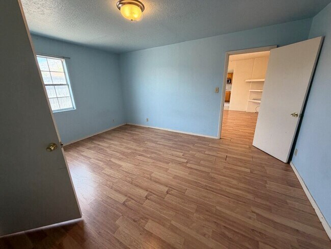 Building Photo - 313 McKnight Ave NE