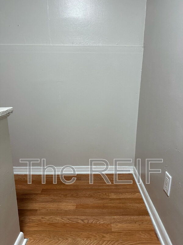 Building Photo - 15818 Lappin St