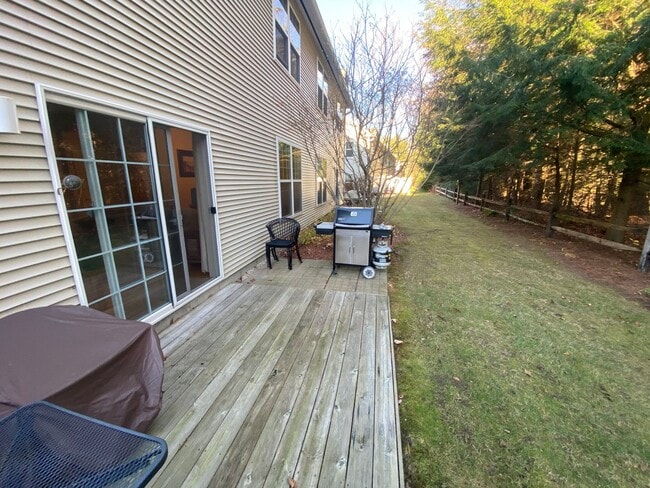 Building Photo - Furnished 2 or 3 bedroom condo Essex Junction SHORT TERM LEASE