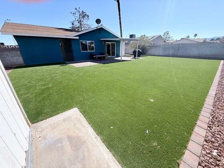 Building Photo - 6300 Espinosa Ave