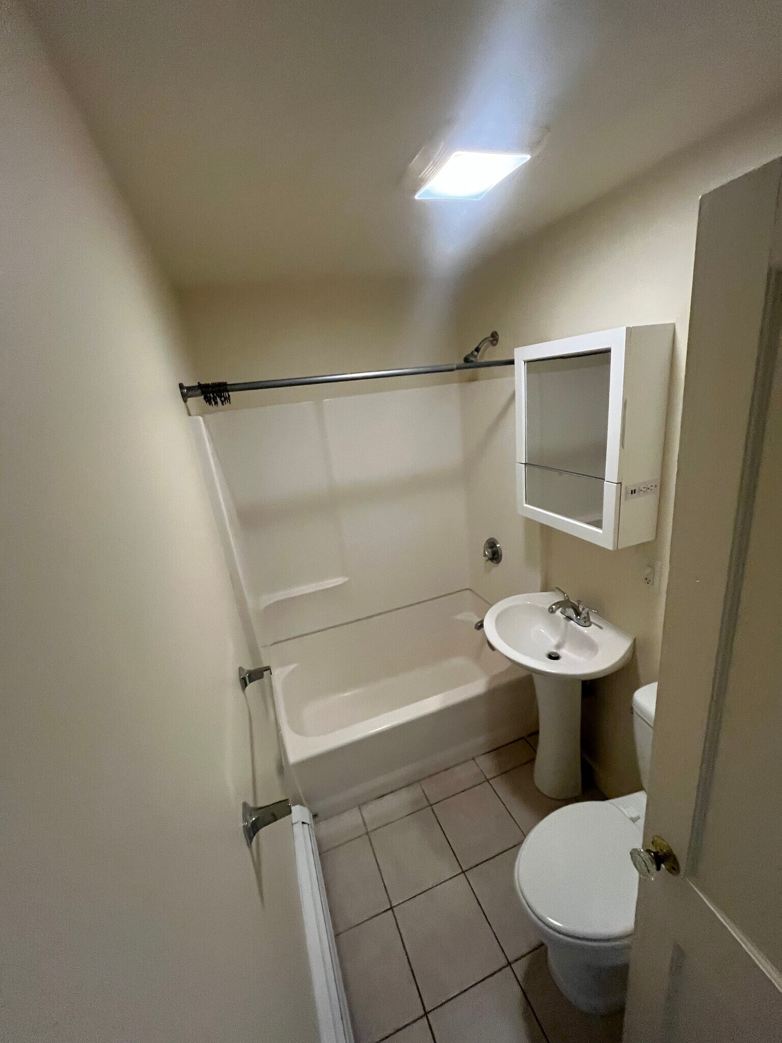 Building Photo - 34 Miles St