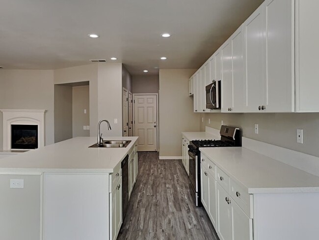 Building Photo - 8578 W Wing Dr