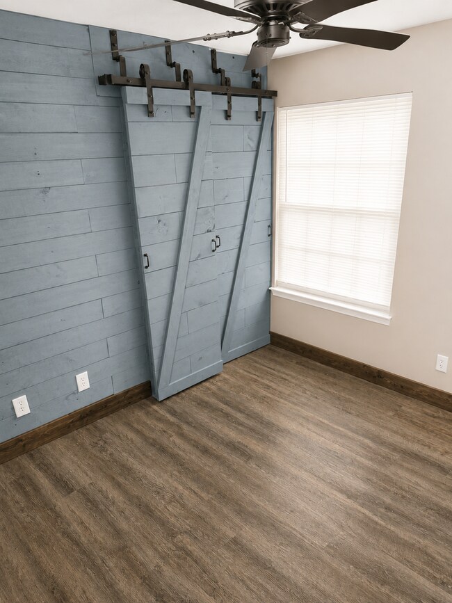 Building Photo - 2257 Huntingdon Dr