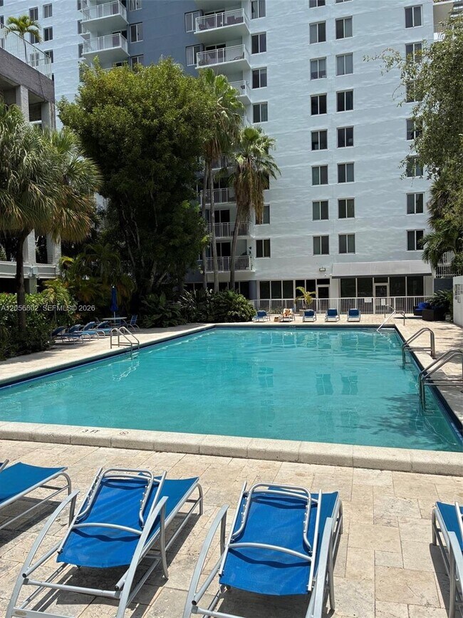 Building Photo - 850 N Miami Ave