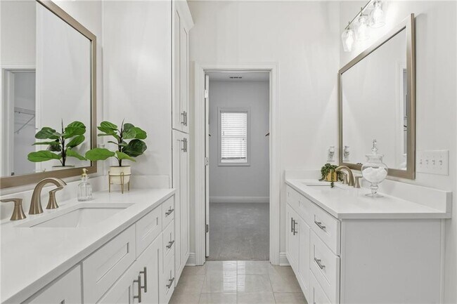 Building Photo - 110 Via Roma