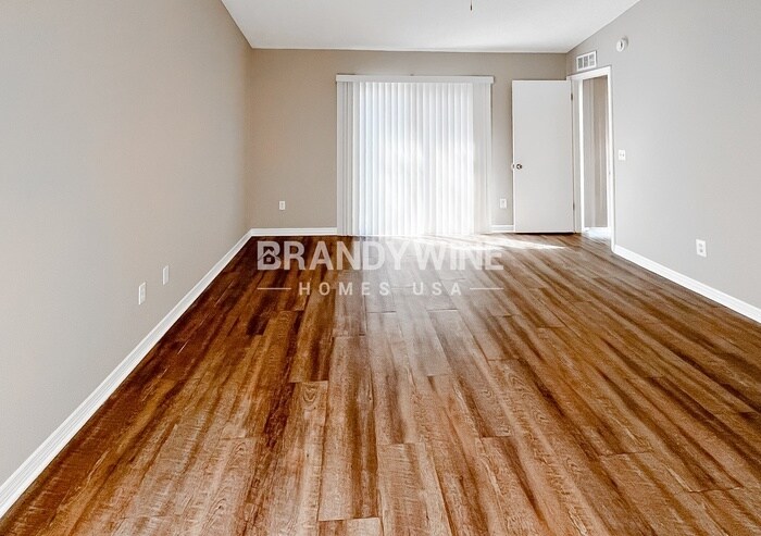 Building Photo - 8592 Bandera Cir W