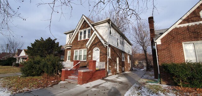 Building Photo - 5292 Dickerson Ave