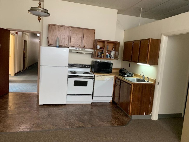 Building Photo - 181 Main St