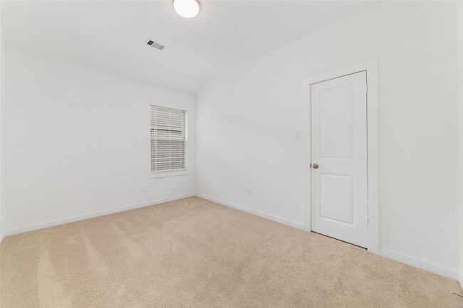 Building Photo - 5014 Chestnut Orch Dr