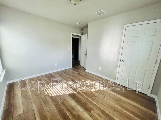 Building Photo - 614 El Monte Blvd