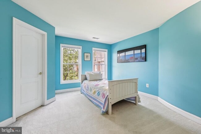 Building Photo - 26368 Strathaven Ct