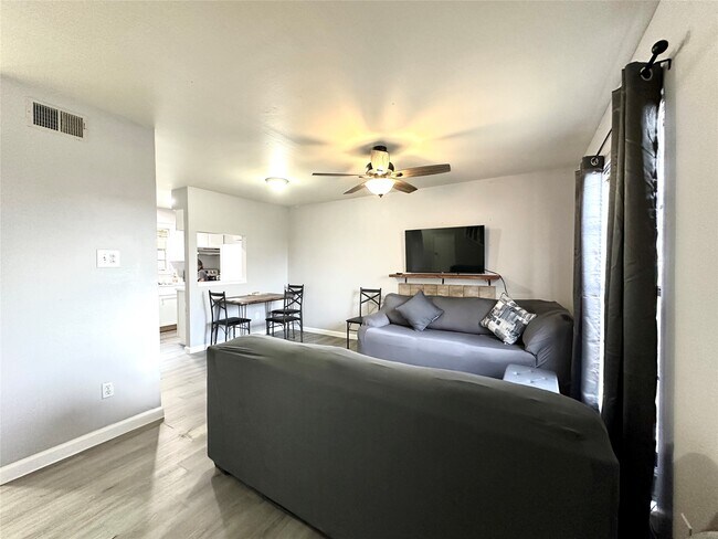 Building Photo - 4111 Lark Ln