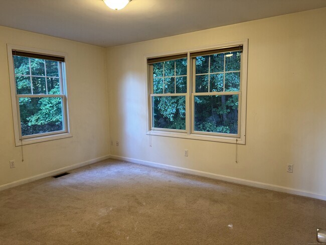 Building Photo - 32 Murphy's Dr