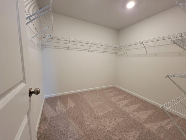 Building Photo - 59 Founders Dr