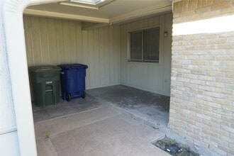 Building Photo - 1913 Normal Park Dr