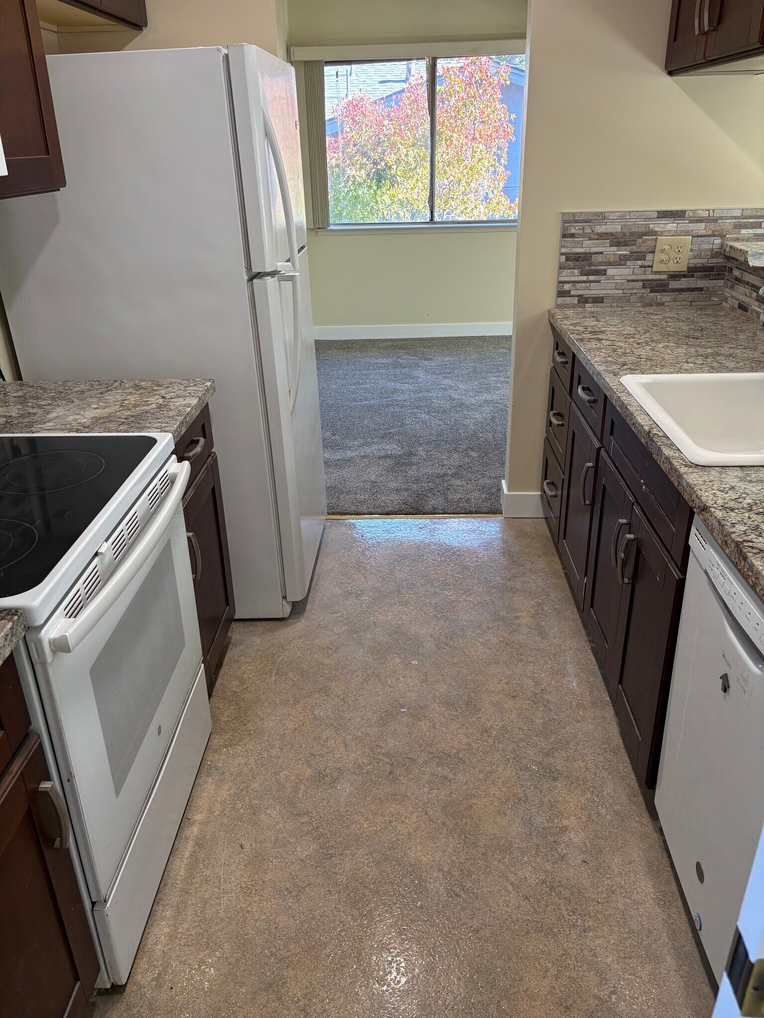 Building Photo - 22462 Salem Ave