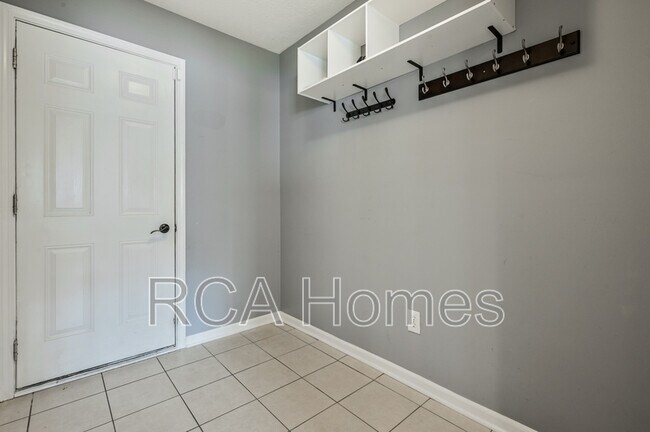 Building Photo - 8189 Admirals Landing Pl