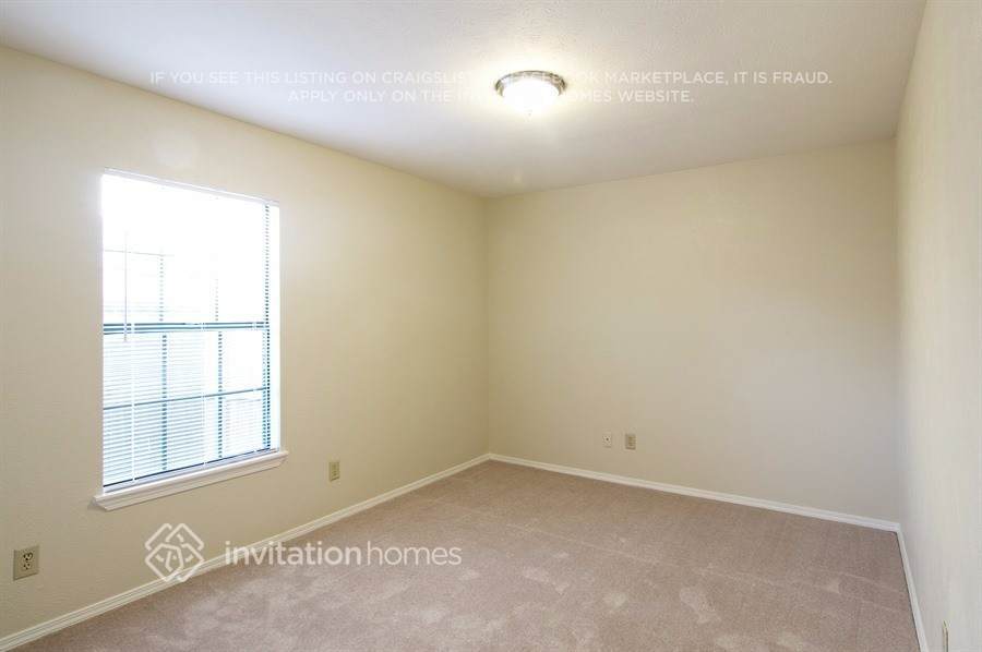 Building Photo - 2019 Cologne Dr