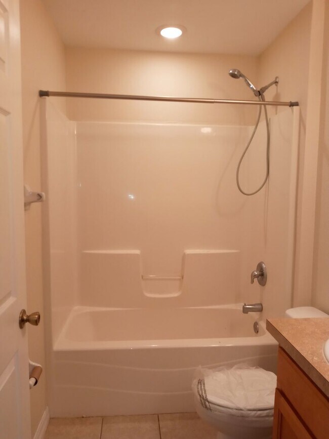 Building Photo - Cute and Quiet Country Living