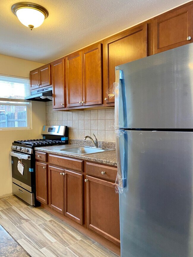 Building Photo - Charming 3 Bedroom/1.5 Bathroom Townhome in Parkville, MD!