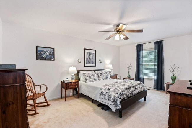 Building Photo - 2131 Silentree Dr