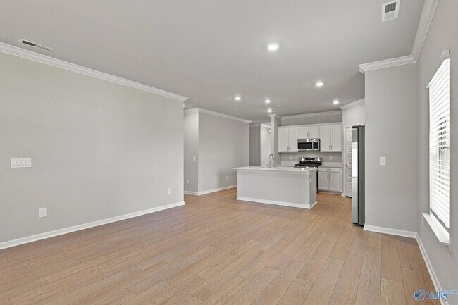 Building Photo - 7211 Holly Creek Dr SE