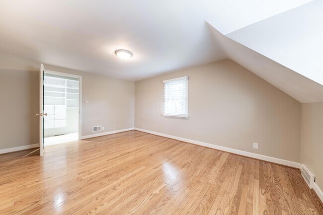Building Photo - 1688 Northlawn Blvd