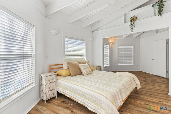 Building Photo - 1433 Riviera Dr