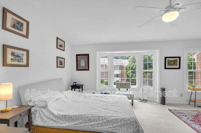 Building Photo - 6861 Williamsburg Pond Ct
