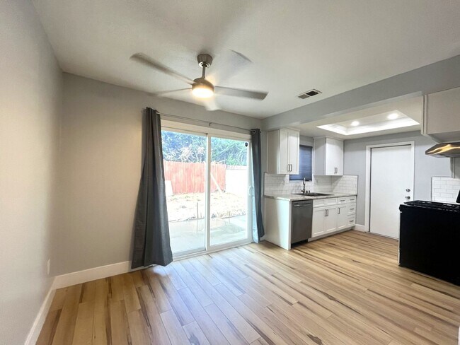 Building Photo - 1708 E Fairfield Ct