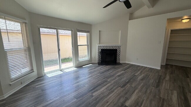 Building Photo - Updated 4-Bedroom 2 Bathroom Austin Home with Beautiful Backyard